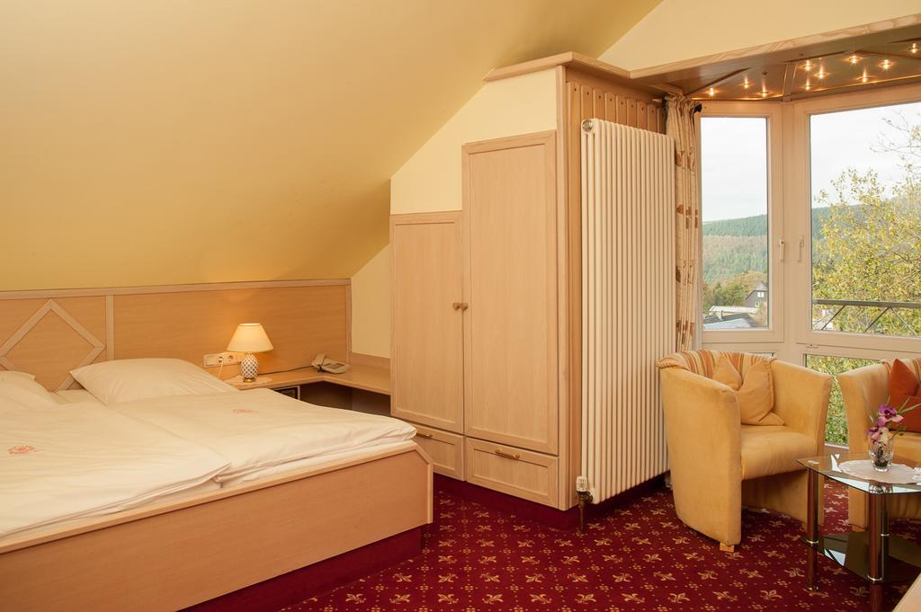 Hotel Zum Weissen Stein Kirchen Kültér fotó