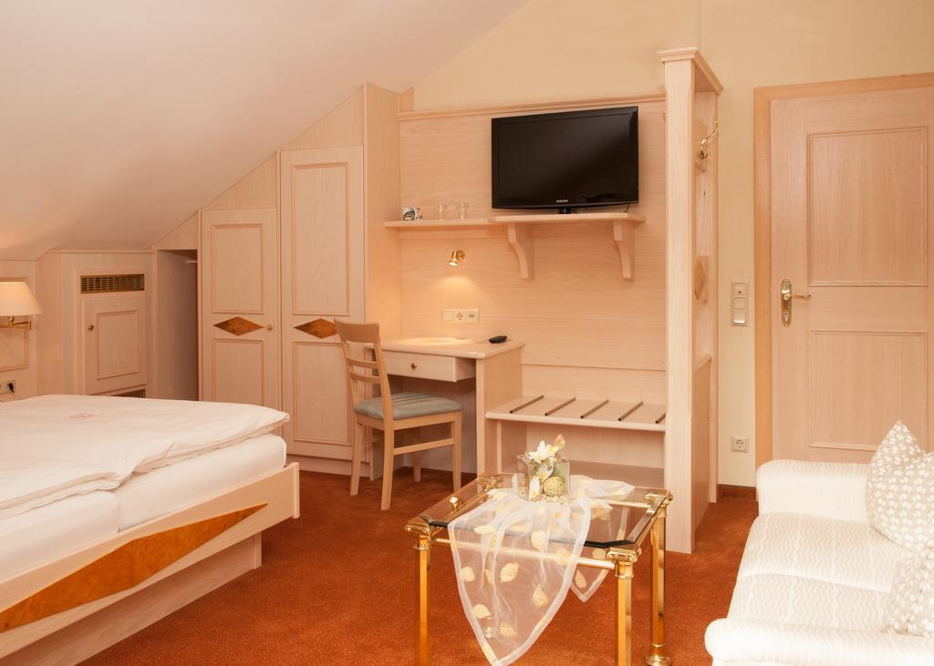 Hotel Zum Weissen Stein Kirchen Szoba fotó